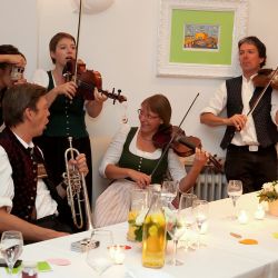 2012-09-22 02 Hochzeit Sarah+Thomas 08 zu spaeter Stunde