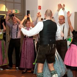 2012-09-22 04 Hochzeit Sarah+Thomas 06 Brautwalzer